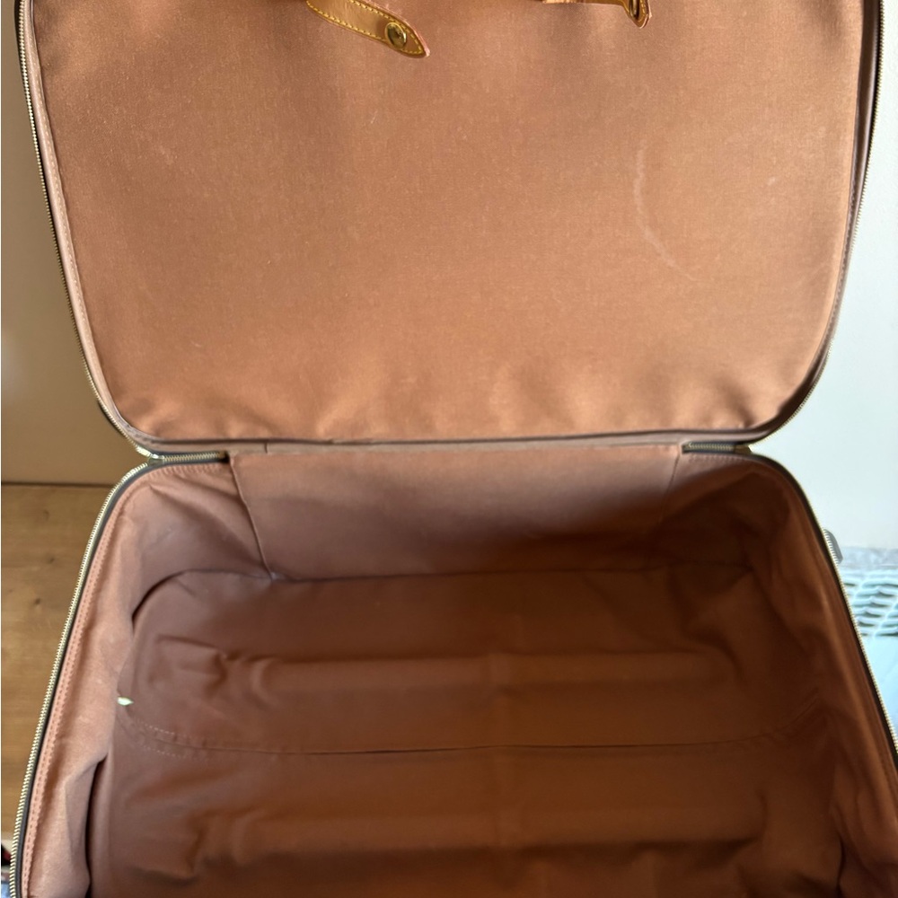 Authentic Louis Vuitton pegase 55 monogram suitcase - Picture 6 of 6